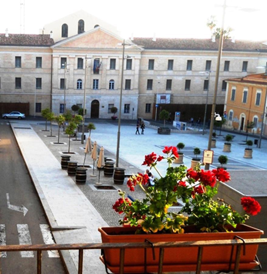 B&B Le Finestre Su Via Cavour Sassari Buitenkant foto