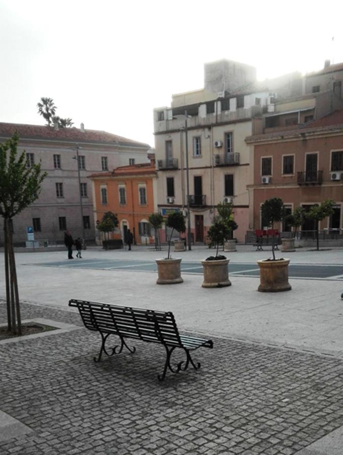 B&B Le Finestre Su Via Cavour Sassari Buitenkant foto