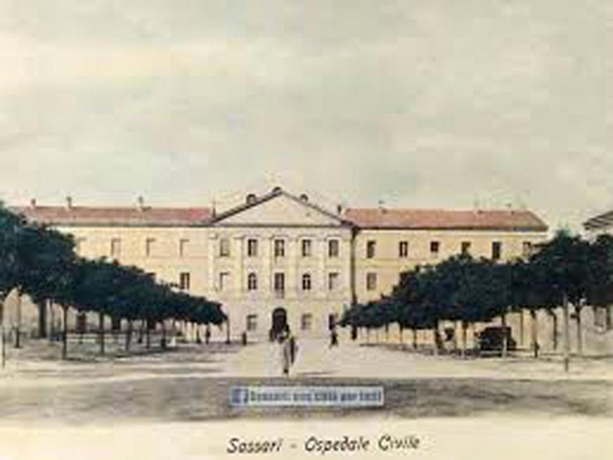 B&B Le Finestre Su Via Cavour Sassari Buitenkant foto