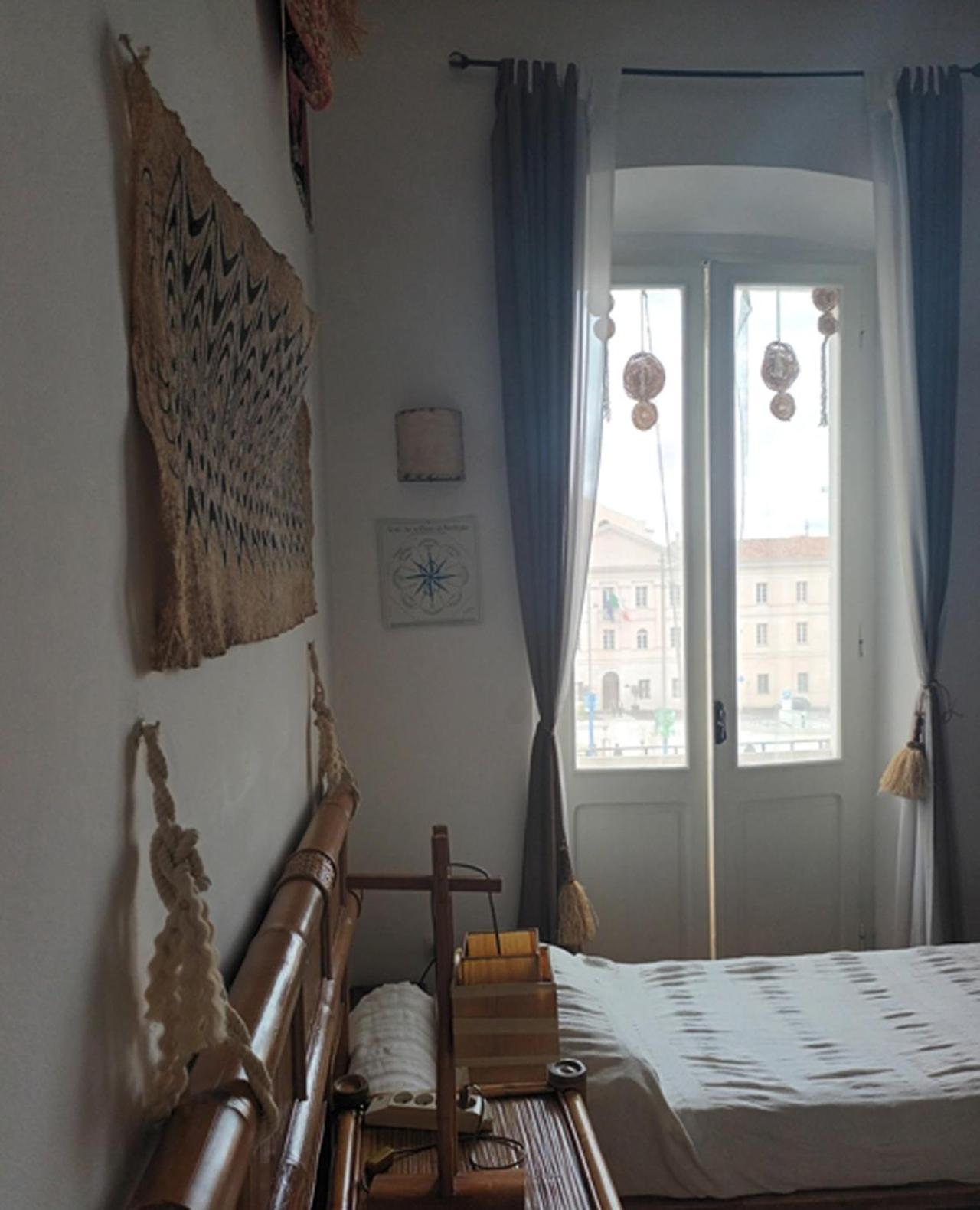 B&B Le Finestre Su Via Cavour Sassari Kamer foto